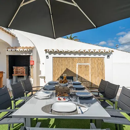 Host Wise - Sunny Spacious House - Terrace & Free Parking Lagoa  Buitenkant foto