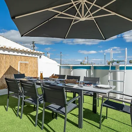 Host Wise - Sunny Spacious House - Terrace & Free Parking Lagoa  Buitenkant foto