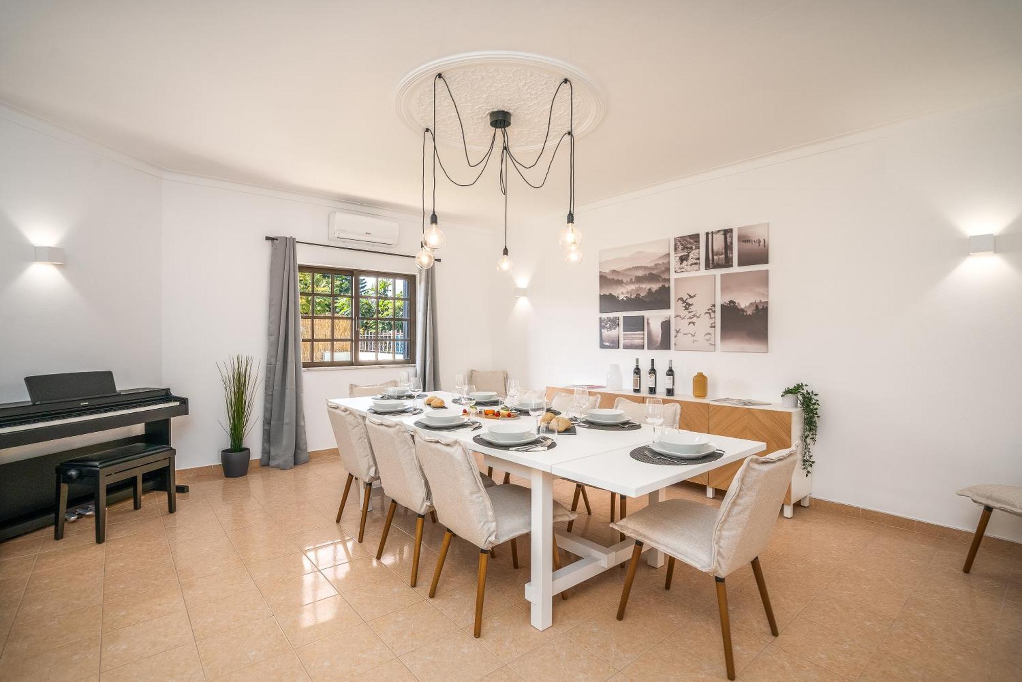 Villa Host Wise - Sunny Spacious House - Terrace & Free Parking Lagoa (Algarve)